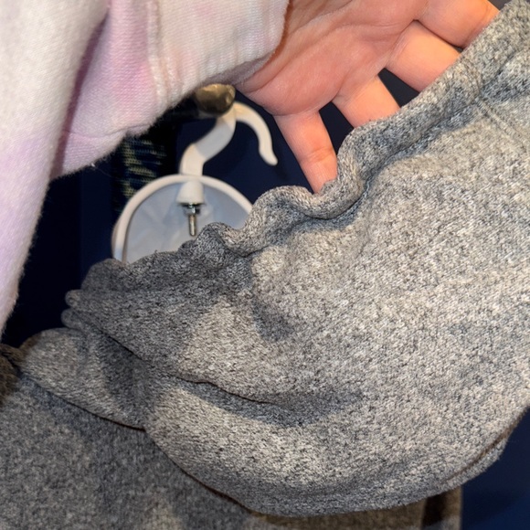Old Navy Active- Women's Grey Hoodie Size Medium - Picture 14 of 17